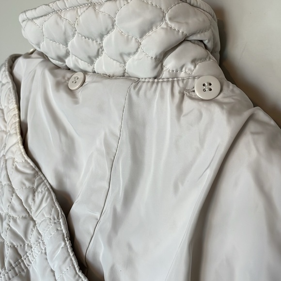 Gallery Quilted Water Resistant Hooded Jacket - Picture 9 of 15